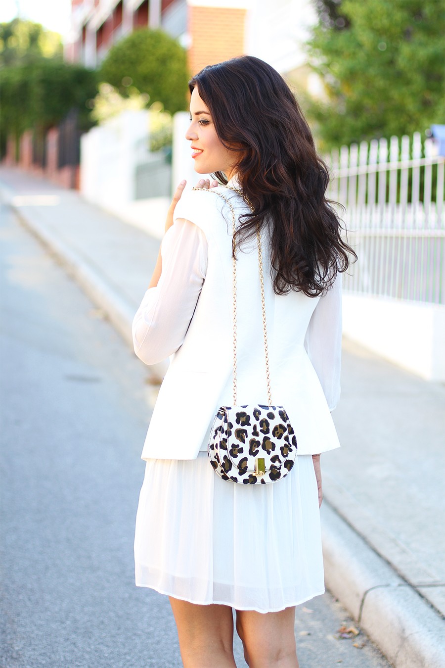 The Hidden Magic Behind the White Lace Dress That Will Transform Your Wardrobe