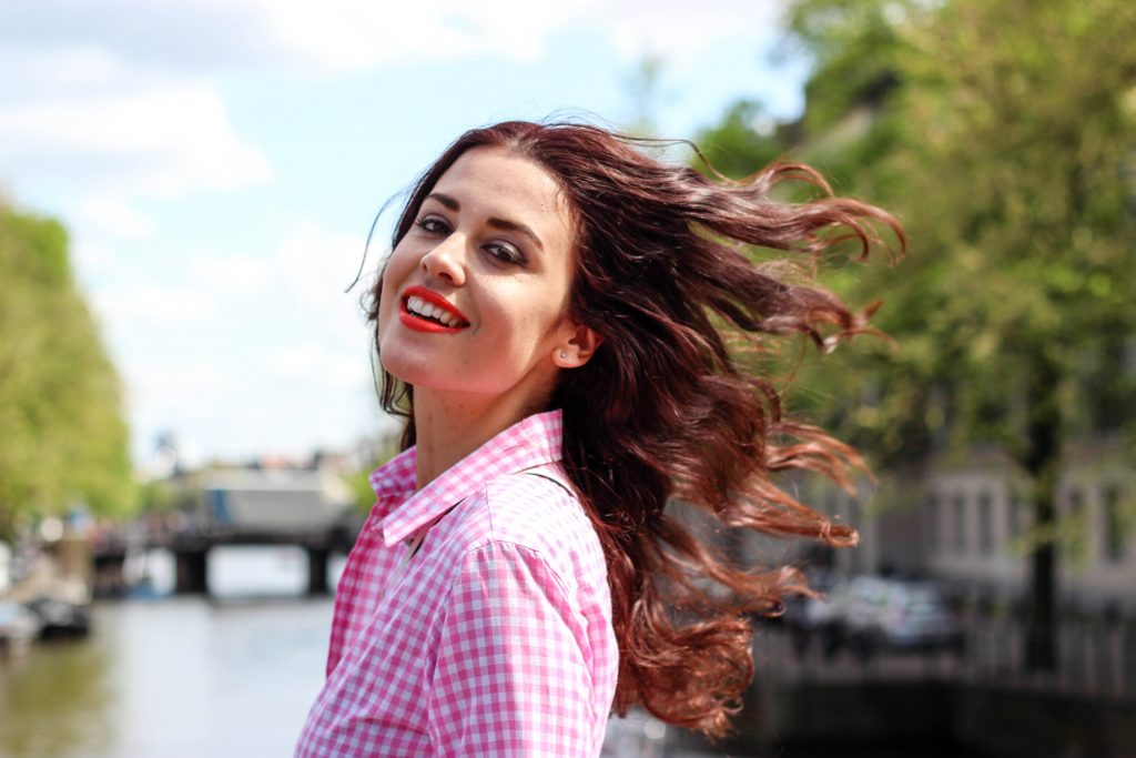 curly-hair-flip (1 of 1)